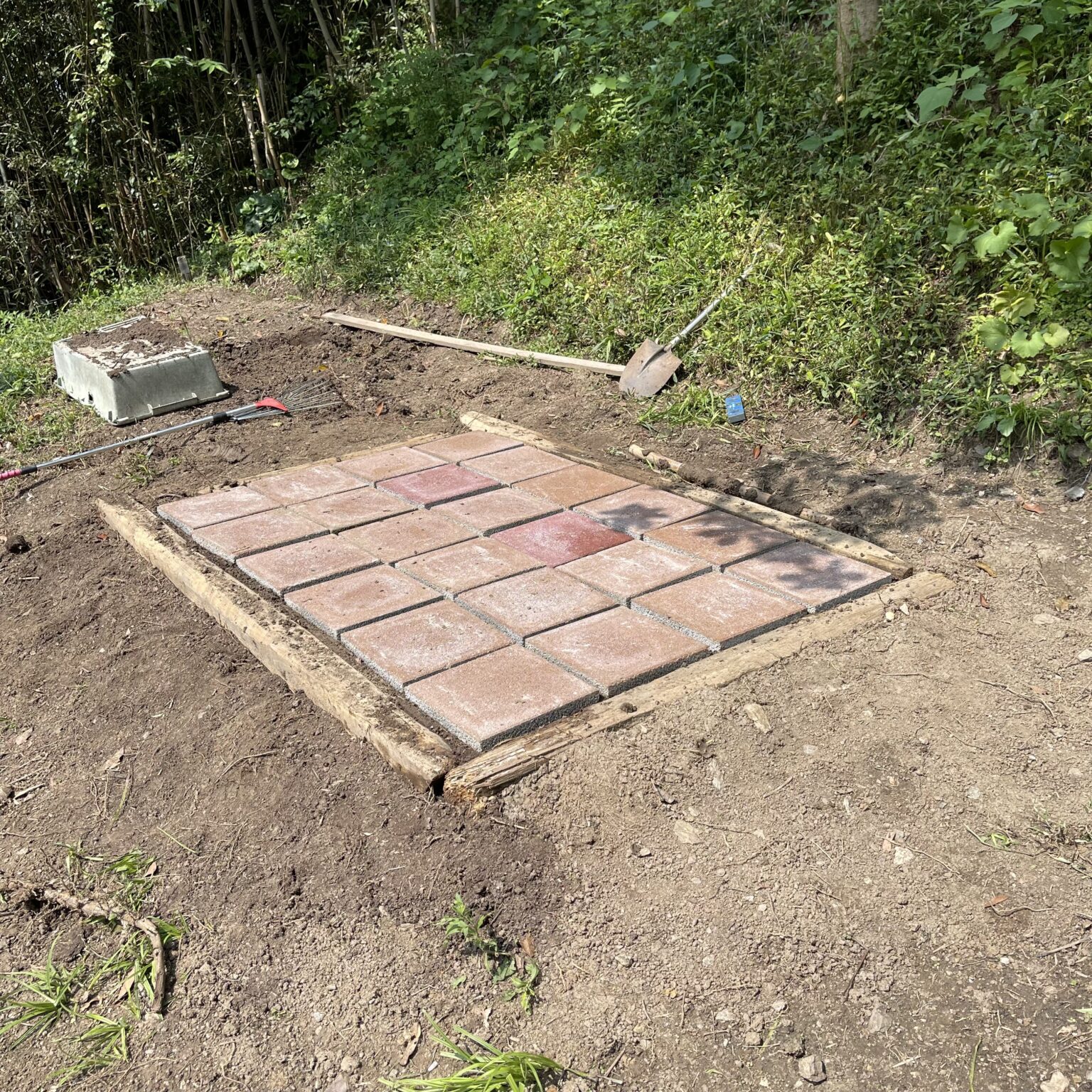 コストコのケターの物置倉庫の基礎