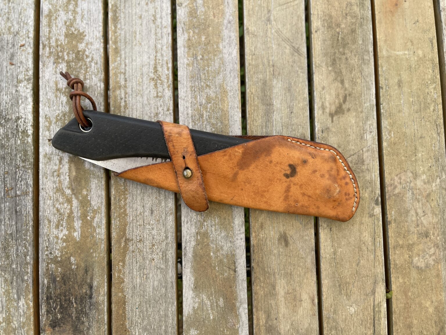 シルキーゴムボーイ折りたたみノコギリレザーケース